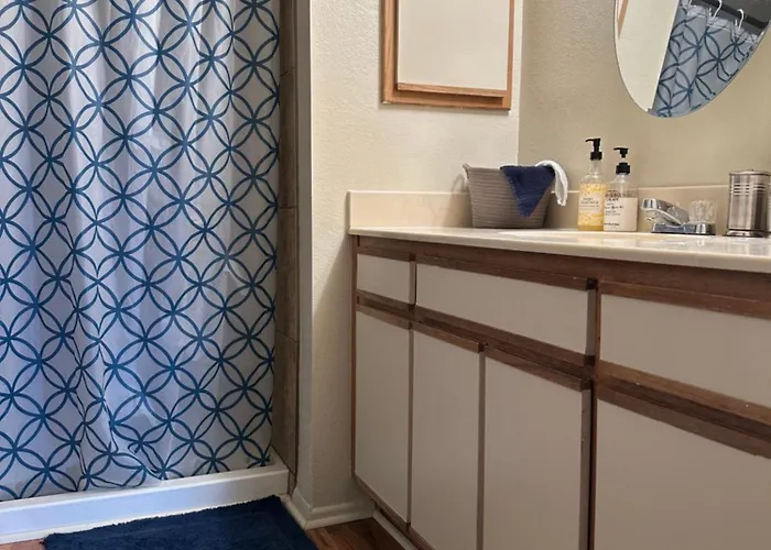 Cozy Remodeled-condo Near Tuc Airport & Downtown *