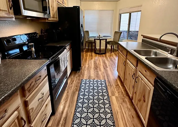 Apartment Cozy Remodeled-condo Near Tuc Airport & Downtown Tucson